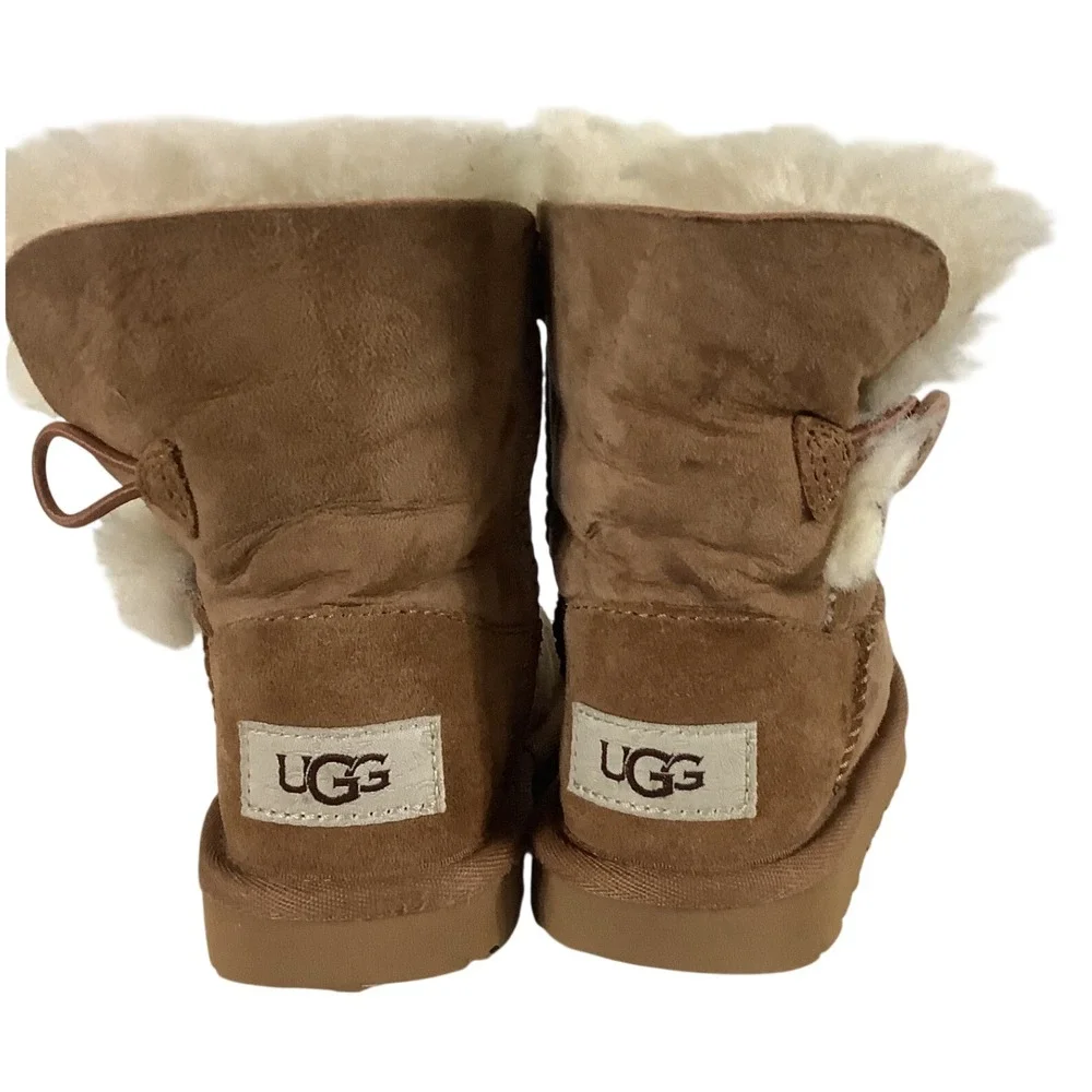 UGG Toddler Bailey Button II Chestnut Suede‎ Boots Size 8T 1017400T